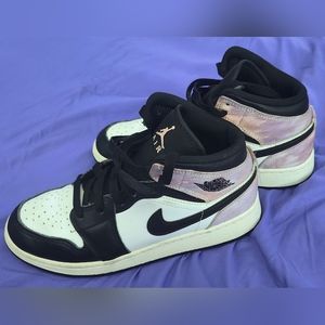 Air Jordan 1 Mid Tie Dye Grade School 4